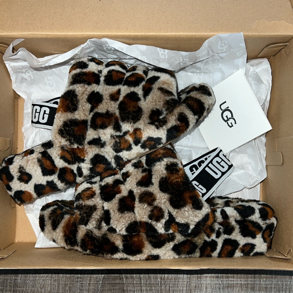 UGG Fluff Slide Leopard